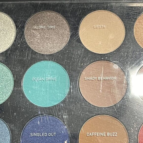 Morphe 35H Artistry Palette "Hot Spot" - 35 Highly Pigmented Shades, NEW - Picture 16 of 16